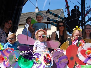 Lilias Day float